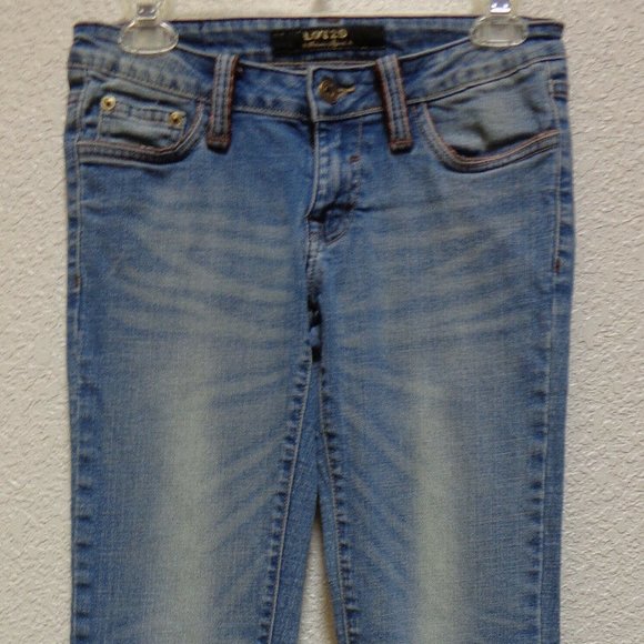 LOT 29 LIGHT WASH DISTRESSED JEANS SZ 5 - Picture 2 of 9